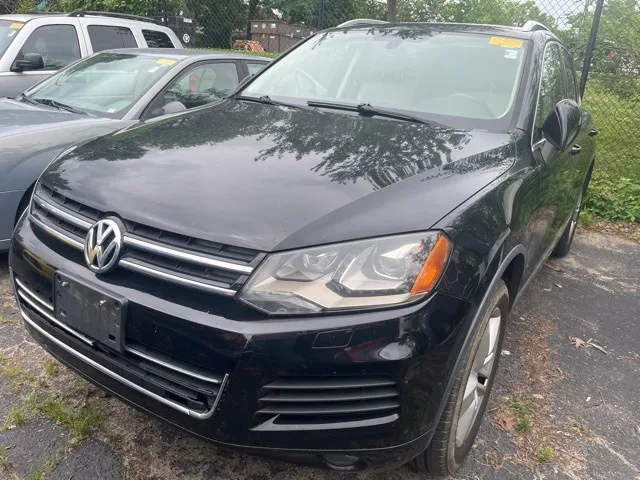 Black 2014 Volkswagen Touareg V6 TDI for sale in Cockeysville, MD
