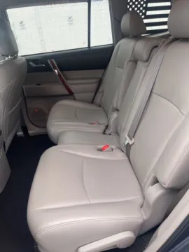 More photos of 2012 Toyota Highlander Limited at Hi Lo Auto Sales - Cockeysville, MD