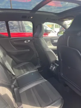 More photos of 2019 Volvo XC40 Momentum at Hi Lo Auto Sales - Cockeysville, MD