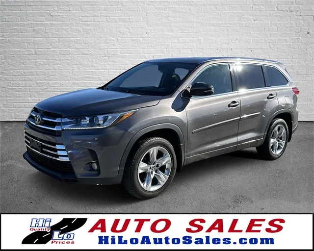 Silver 2017 Toyota Highlander Limited for sale in Cockeysville, MD