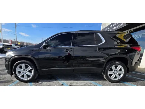 Another view of 2019 CHEVROLET TRAVERSE LT CLOTH for sale in Merrillville, IN at NWI Auto Luxury Merrillville