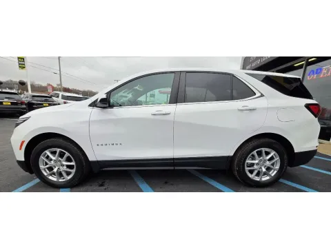 Another view of 2022 CHEVROLET EQUINOX LT for sale in Merrillville, IN at NWI Auto Luxury Merrillville