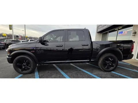 More photos of 2019 RAM 1500 CLASSIC WARLOCK at NWI Auto Luxury Merrillville, IN