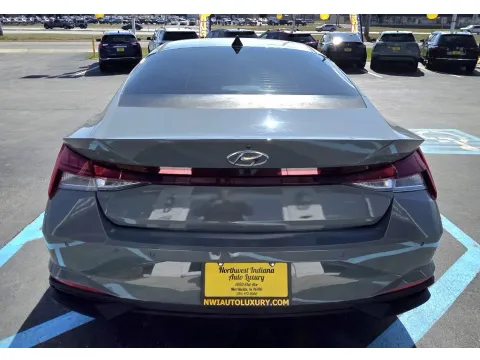 More photos of 2021 HYUNDAI ELANTRA LIMITED at NWI Auto Luxury Merrillville, IN