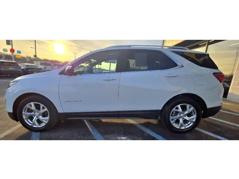 More photos of 2021 CHEVROLET EQUINOX LT at NWI Auto Luxury Merrillville, IN