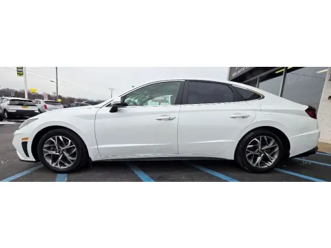 Photos of 2022 HYUNDAI SONATA SEL for sale in Merrillville, IN at NWI Auto Luxury Merrillville