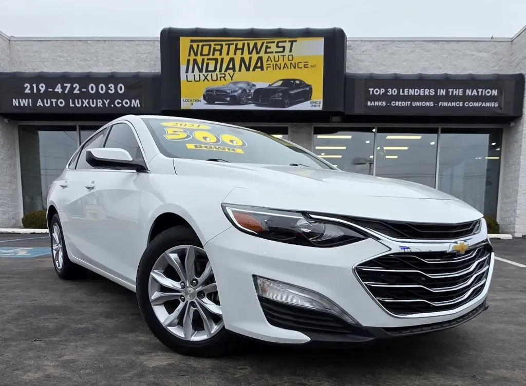 White 2021 CHEVROLET MALIBU LT for sale in Merrillville, IN