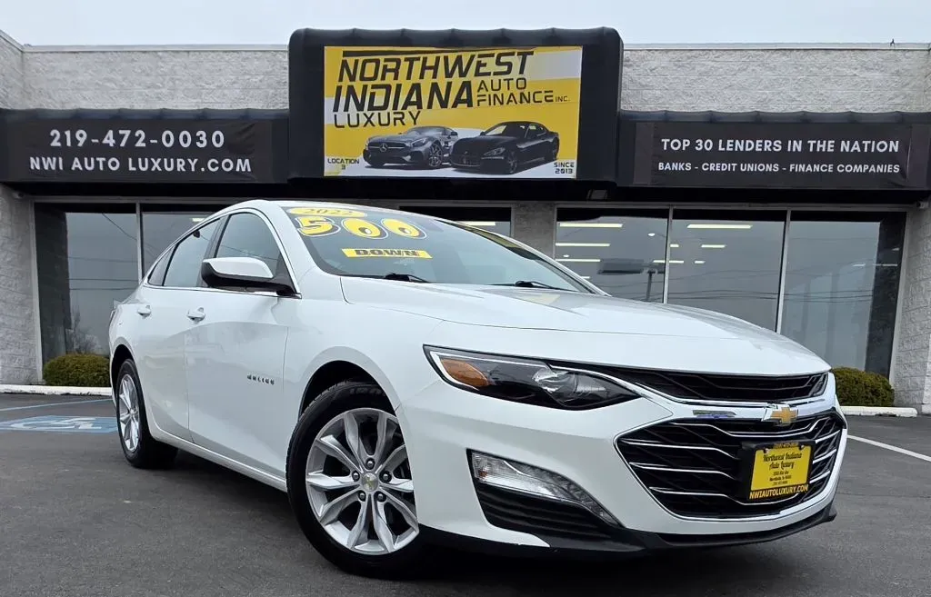 White 2022 CHEVROLET MALIBU LT for sale in Merrillville, IN