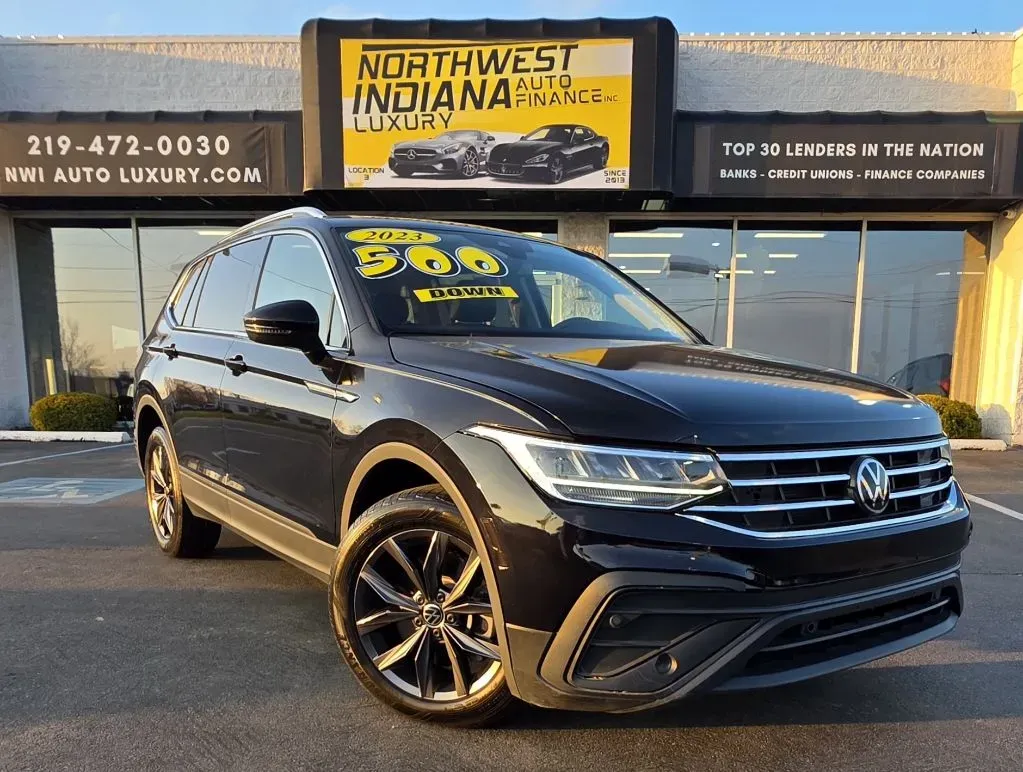 Black 2023 VOLKSWAGEN TIGUAN SE for sale in Merrillville, IN