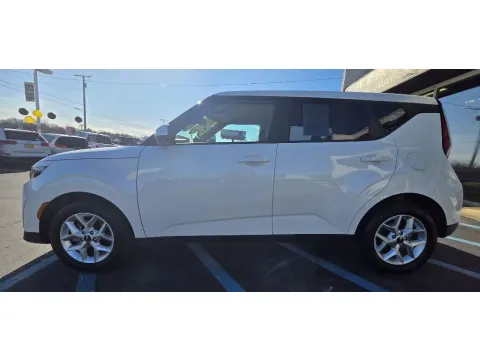 More photos of 2025 KIA SOUL LX at NWI Auto Luxury Merrillville, IN