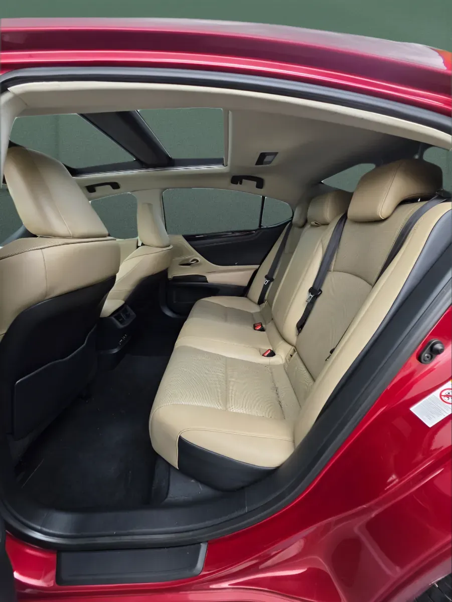 2019 Lexus ES 350 - Photo 11