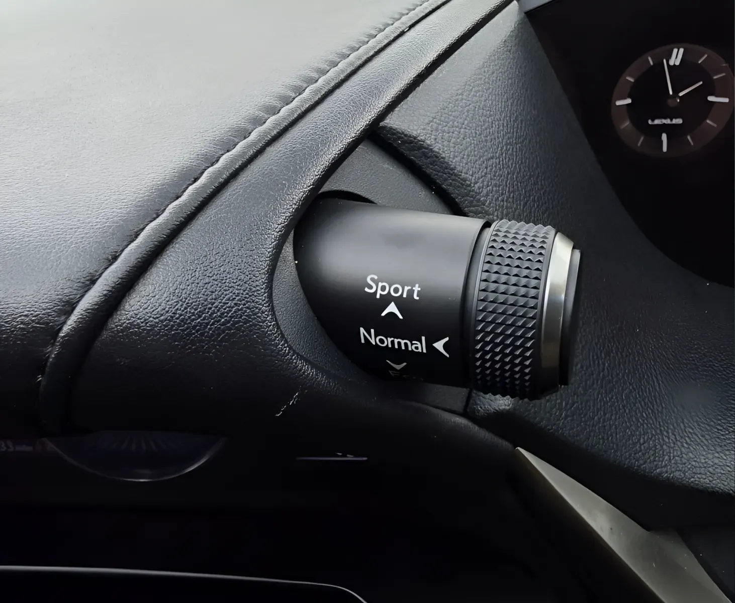 2019 Lexus ES 350 - Photo 23