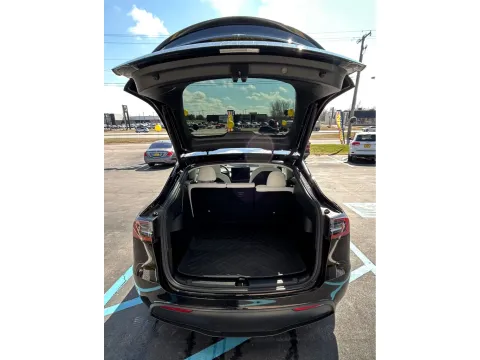 More photos of 2021 TESLA MODEL Y PERFORMANCE at NWI Auto Luxury Merrillville, IN