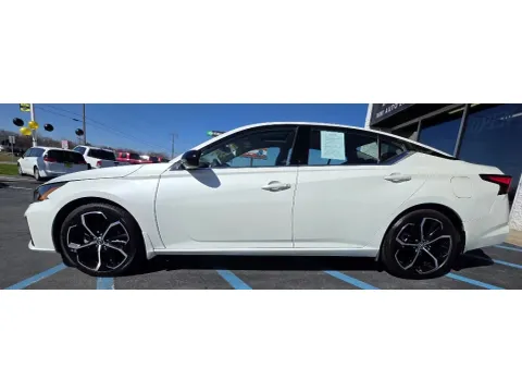 More photos of 2025 NISSAN ALTIMA 2.5 SR at NWI Auto Luxury Merrillville, IN