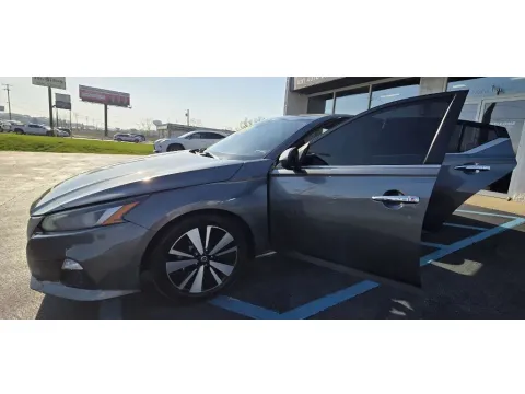 Photos of 2021 NISSAN ALTIMA 2.5 SV for sale in Merrillville, IN at NWI Auto Luxury Merrillville