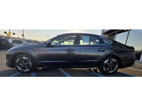More photos of 2024 HYUNDAI SONATA SEL at NWI Auto Luxury Merrillville, IN