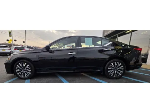 More photos of 2023 NISSAN ALTIMA 2.5 SV at NWI Auto Luxury Merrillville, IN