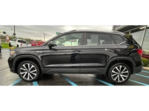 More photos of 2024 VOLKSWAGEN TAOS SE at NWI Auto Luxury Merrillville, IN