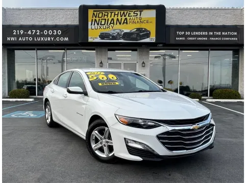 White 2024 CHEVROLET MALIBU LT for sale in Merrillville, IN
