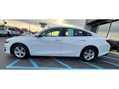 More photos of 2024 CHEVROLET MALIBU LT at NWI Auto Luxury Merrillville, IN