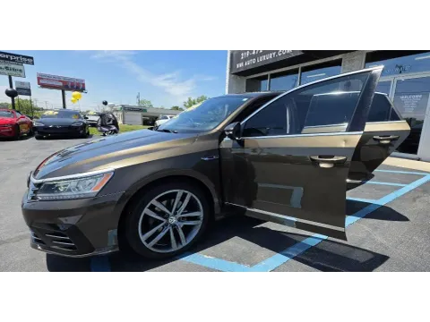 Brown 2019 VOLKSWAGEN PASSAT SE R-LINE for sale in Merrillville, IN