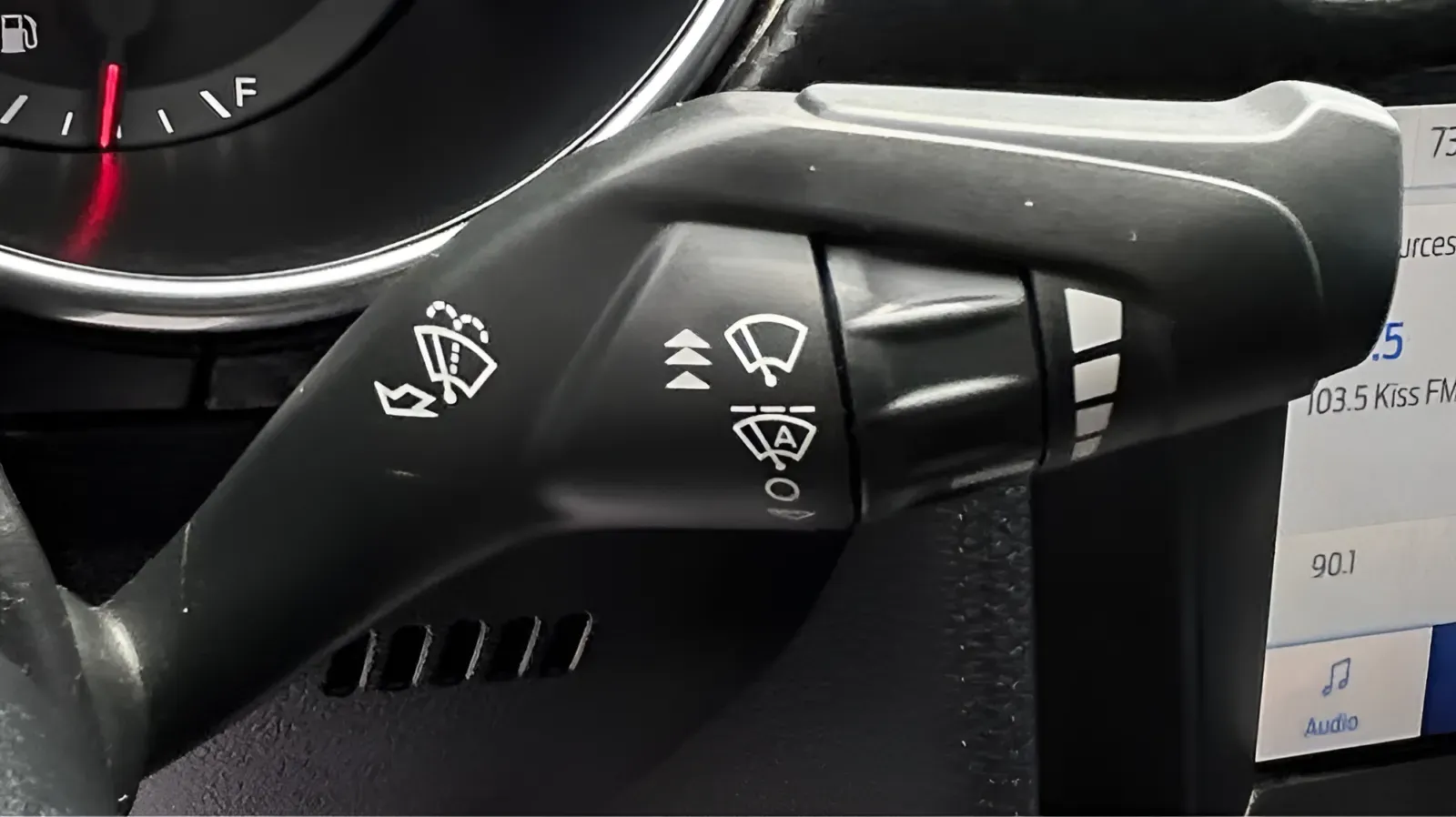 2021 Ford Mustang EcoBoost - Photo 17