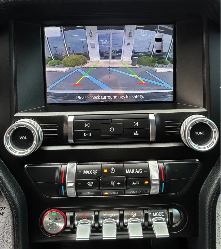 2021 Ford Mustang EcoBoost - Photo 20