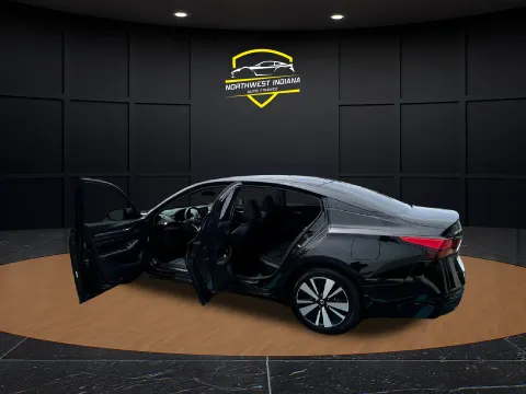 More photos of 2021 NISSAN ALTIMA 2.5 SL at NWI Auto Luxury Merrillville, IN