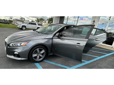 Photos of 2022 NISSAN ALTIMA 2.5 SL for sale in Merrillville, IN at NWI Auto Luxury Merrillville