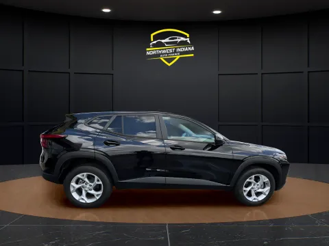 More photos of 2024 CHEVROLET TRAX LS at NWI Auto Luxury Merrillville, IN