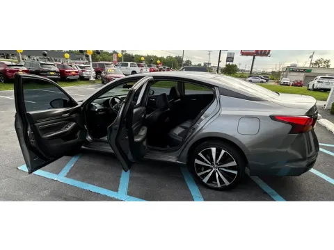 More photos of 2021 NISSAN ALTIMA 2.5 SR at NWI Auto Luxury Merrillville, IN