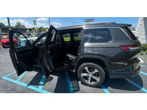 More photos of 2024 JEEP GRAND CHEROKEE LIMITED at NWI Auto Luxury Merrillville, IN