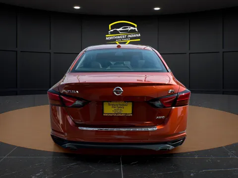 More photos of 2022 NISSAN ALTIMA 2.5 SR at NWI Auto Luxury Merrillville, IN