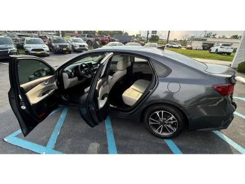 More photos of 2023 KIA FORTE LX at NWI Auto Luxury Merrillville, IN