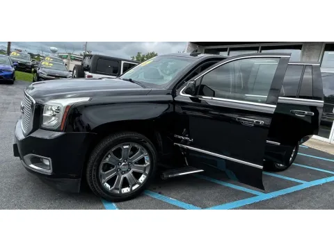 Black 2016 GMC YUKON DENALI for sale in Merrillville, IN