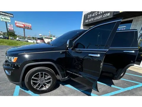 Photos of 2019 JEEP GRAND CHEROKEE LIMITED for sale in Merrillville, IN at NWI Auto Luxury Merrillville