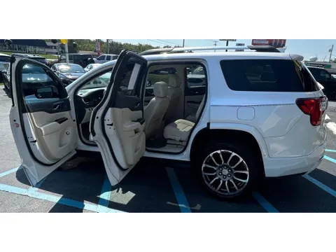 More photos of 2020 GMC ACADIA DENALI at NWI Auto Luxury Merrillville, IN