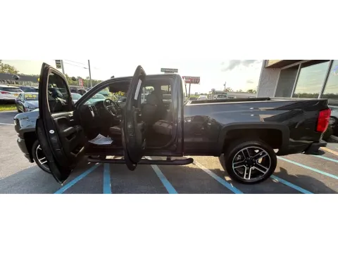 More photos of 2018 CHEVROLET SILVERADO 1500 LT at NWI Auto Luxury Merrillville, IN