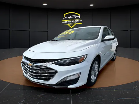 White 2024 CHEVROLET MALIBU LT for sale in Merrillville, IN