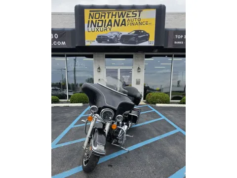 Black 2010 HARLEY-DAVIDSON FLHT CLASSIC Classic for sale in Merrillville, IN