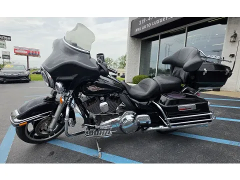 Another view of 2010 HARLEY-DAVIDSON FLHT CLASSIC Classic for sale in Merrillville, IN at NWI Auto Luxury Merrillville