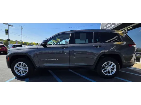 Another view of 2022 JEEP GRAND CHEROKEE LAREDO for sale in Merrillville, IN at NWI Auto Luxury Merrillville