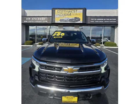 More photos of 2023 CHEVROLET SILVERADO 1500 LT at NWI Auto Luxury Merrillville, IN