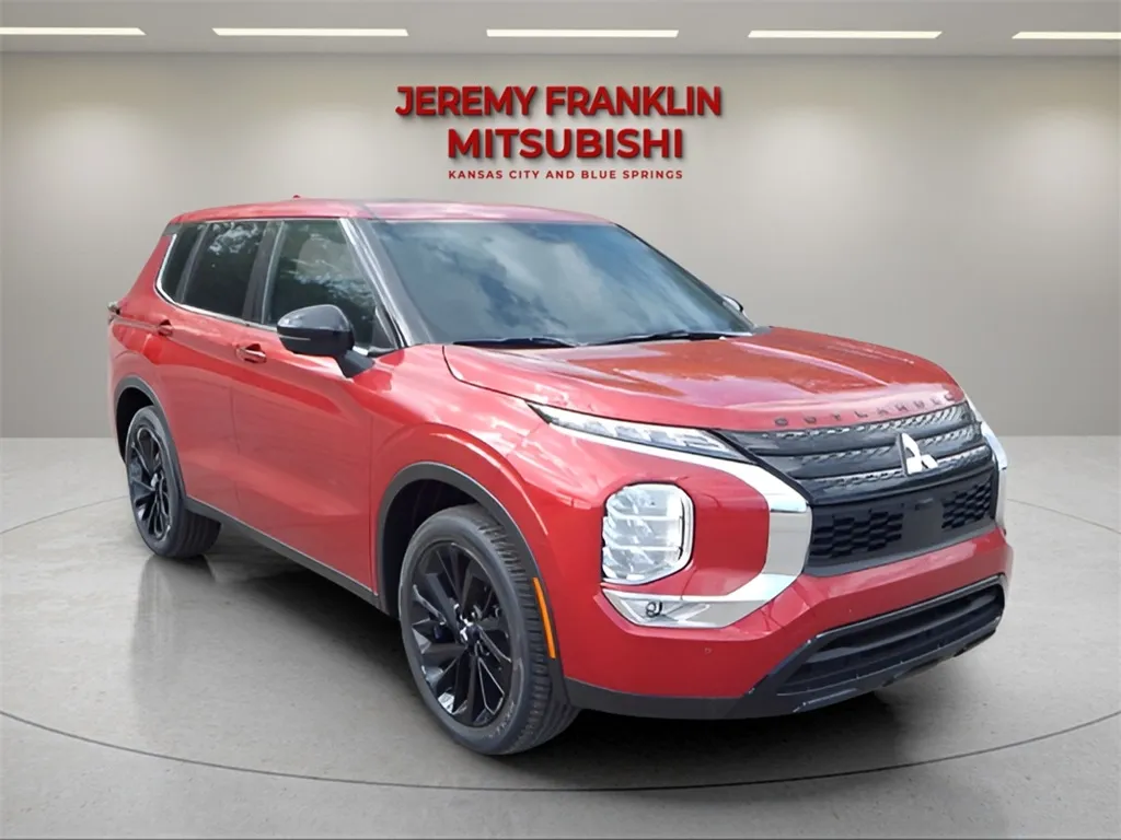 2024 Mitsubishi Outlander SE Black Edition w/Pano Roof for sale in Kansas City, MO