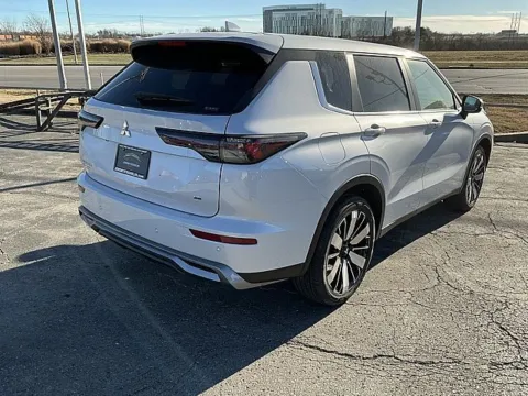 Another view of 2026 Mitsubishi Outlander SE for sale in Kansas City, MO at Jeremy Franklin Mitsubishi