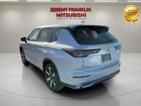 More photos of 2026 Mitsubishi Outlander SE at Jeremy Franklin Mitsubishi, MO