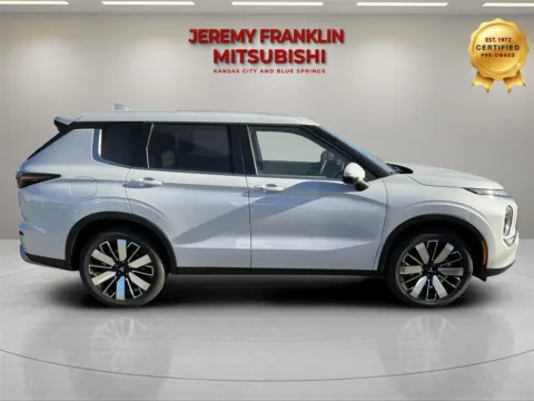Photos of 2026 Mitsubishi Outlander SE for sale in Kansas City, MO at Jeremy Franklin Mitsubishi