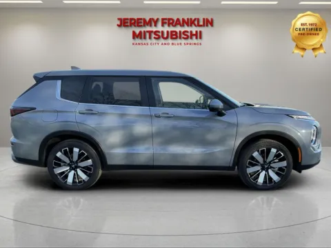 Photos of 2026 Mitsubishi Outlander SE for sale in Kansas City, MO at Jeremy Franklin Mitsubishi