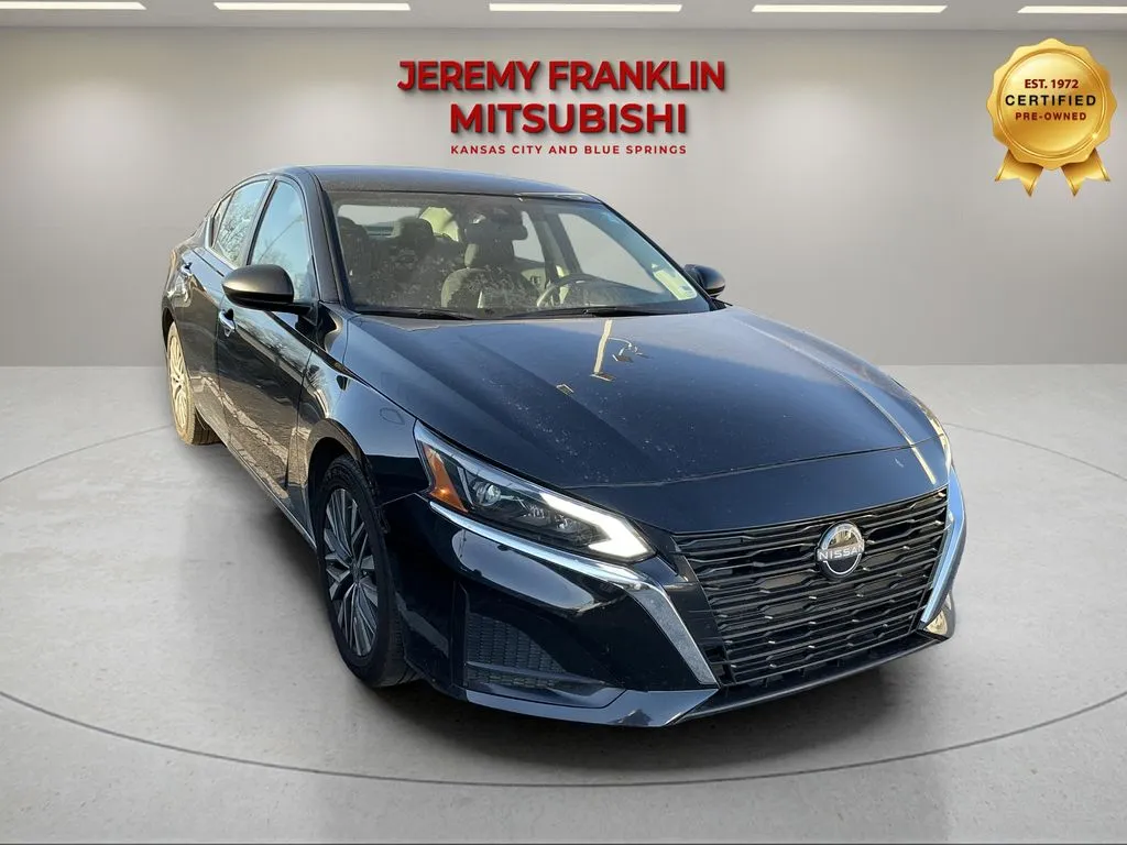 Used 2024 Nissan Altima SV with VIN 1N4BL4DV2RN305700 for sale in Kansas City