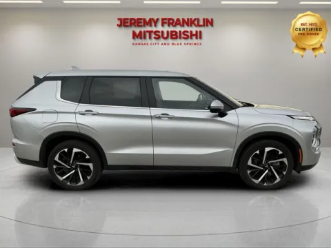 Photos of 2024 Mitsubishi Outlander SE for sale in Kansas City, MO at Jeremy Franklin Mitsubishi